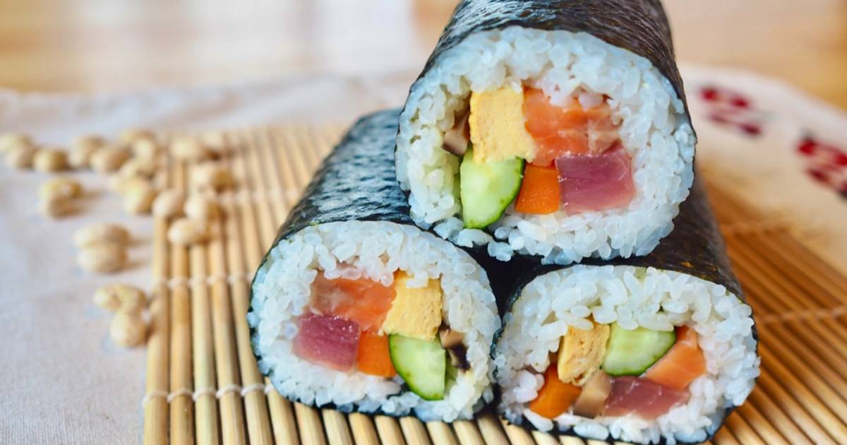 Rollo de sushi de la fortuna, ehomaki (恵方巻き) / Comida japonesa Receta de  Nao Nutricionista ????- Cookpad