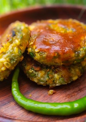 A picture of Stuffed moong dal tikki.