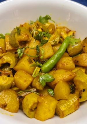 A picture of Pointed Gourd Dry Sabzi.