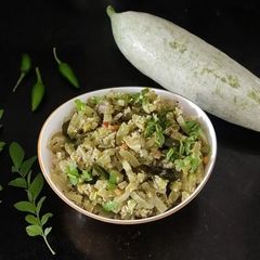 A picture of Snake gourd subji.