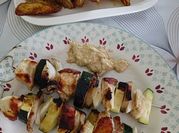 Una foto de salsa para brocheta de pechuga