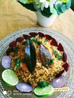 महाराष्ट्रीयन मसाले भात. (maharastrian masale bhaat recipe in marathi) रेसिपी चे मुख्य फोटो