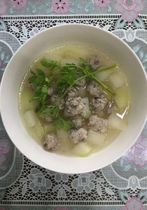 Hình của món Canh su hào thịt viên.