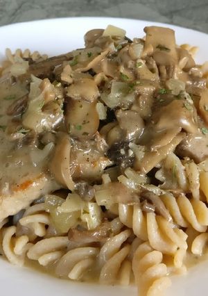 Tejszínes gombás karajszeletek recept fotója