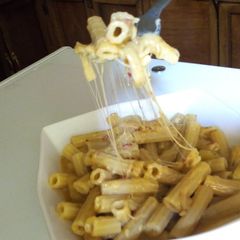 A picture of Mac and cheese.