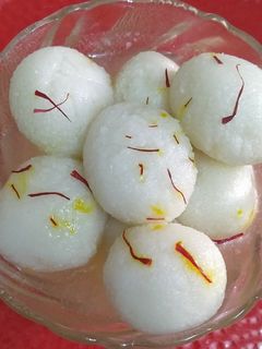રસગુલ્લા (Rasgulla Recipe In Gujarati) રેસીપી મુખ્ય ફોટો