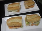 Una foto de bocadillos de tortilla