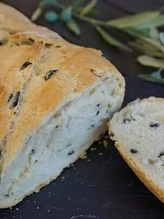 Una foto de Pan de aceitunas