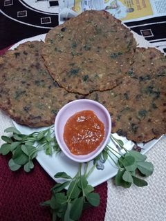 मेथी पराठा😋 (methi paratha recipe in marathi) रेसिपी चे मुख्य फोटो