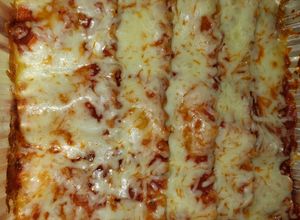 Una foto de Lasagna de carne molida y plátano maduro