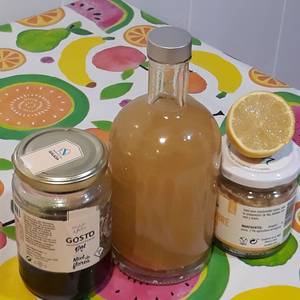 Agua con cristales de aloe vera "medicinal"