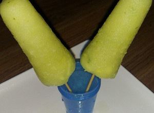 A picture of Raw mango ice candy.