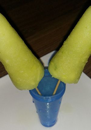 A picture of Raw mango ice candy.
