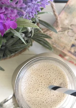 Una foto de Smoothie de manzana, ananá y banana