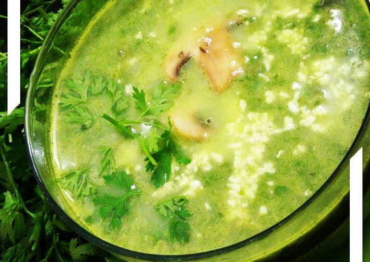 Steps to Prepare Jamie Oliver Mushroom spinach soup