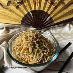 A picture of Chinese Chowmein.