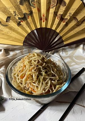 A picture of Chinese Chowmein.