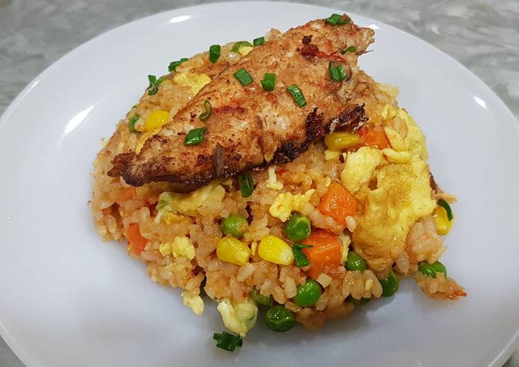 Recipe of Homemade Sambal Fried Rice (Nasi Goreng Sambal Tumis)