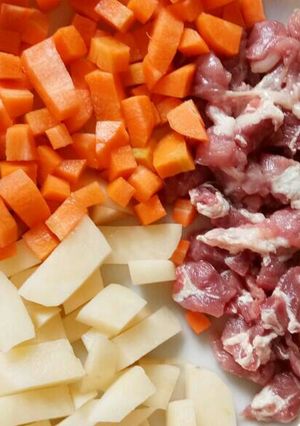 Foto resep Pocabeef (potato. carrot. Beef) mpasi 7 bulan