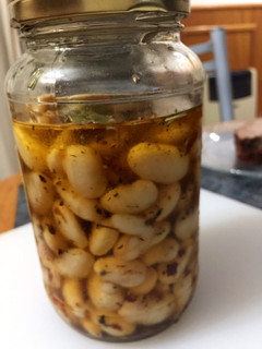 Una foto de Porotos en escabeche