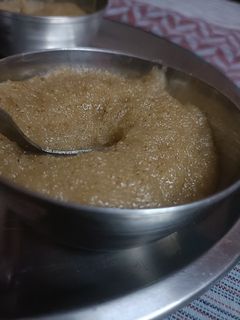 सूजी का हलवा (sooji ka halwa recipe in Hindi) रेसिपी मुख्य फोटो