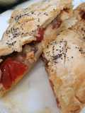 Spicy chicken and tomato puff pie