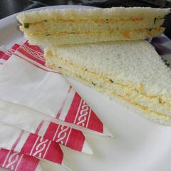 A picture of Mayonnaise veg sandwich.