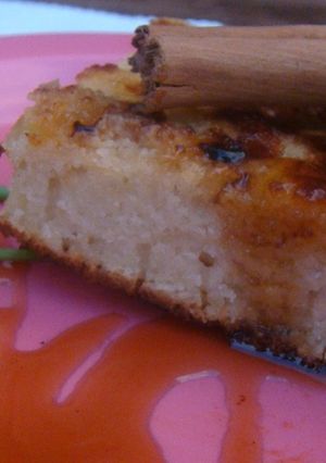 Una foto de Tortilla de manzana y canela (rápida)