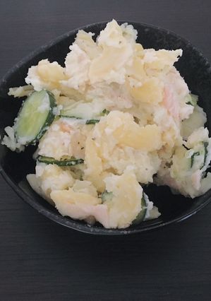 A picture of Macaroni Potato Salad.