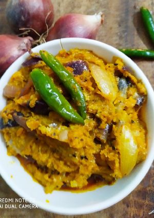 পেঁয়াজ চচ্চড়ি(Onion chorchori recipe in Bengali) রেসিপির প্রধান ছবি