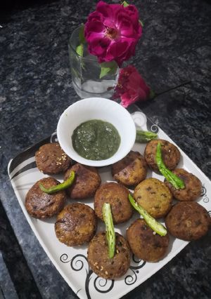 A picture of Bajre ki vadi.