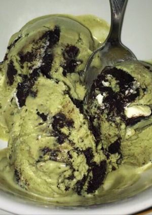 Una foto de Helado casero de matcha rico y fácil
