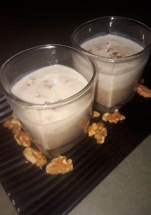 वॉलनट डेट्स स्मूदी फॉर वेट लॉस (walnut dates smoothie recipe in marathi) रेसिपी चे मुख्य फोटो 