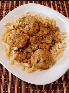 Bakonyi húsgombóc copfocska tésztával recept fotója