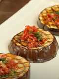 Beringelas grelhadas com molho pesto