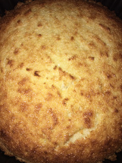 Una foto de Tarta de coco manjar base galletas