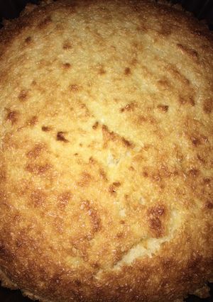 Una foto de Tarta de coco manjar base galletas