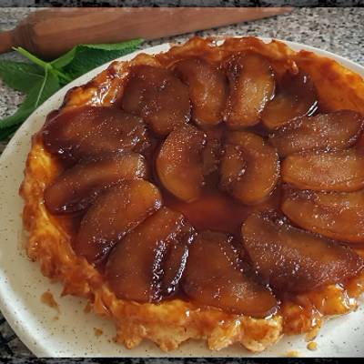 Tarta Tatin de Manzana con hojaldre Receta de Montse Casellas - Trasteamos  en mi Cocina?- Cookpad