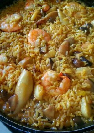 Foto principal de Arroz con setas, langostinos y chipirones