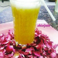 A picture of Pineapple shake.