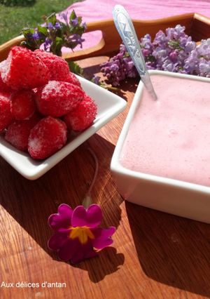 Une photo de Crème glacée fraise coco