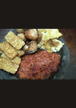Foto resep Sambelan telur, ayam, tempe