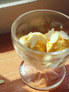 A picture of Mango ice cream.