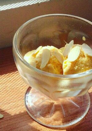 A picture of Mango ice cream.