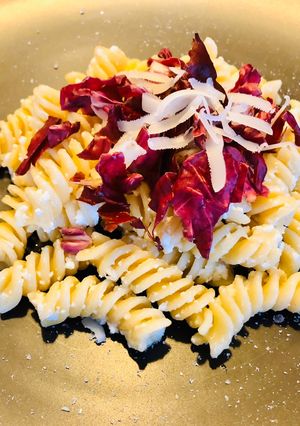 Foto di Fusilli con ricotta, radicchio e asiago
