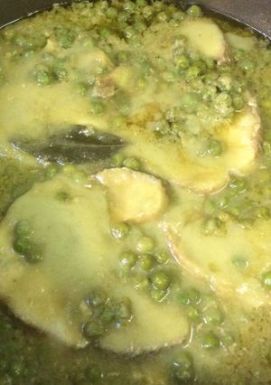 Foto principal de Cazón en salsa verde con guisantes
