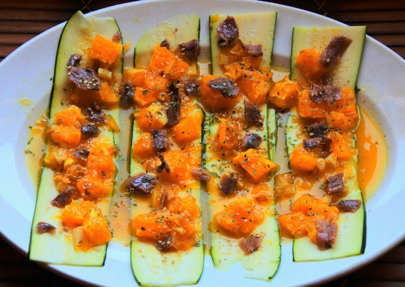 Ensalada de calabacín, anchoas y naranja 🥒 🍊