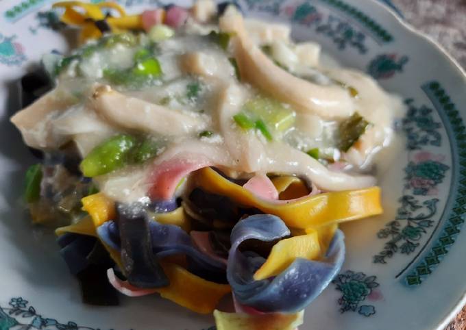 Fettuccine Biru Bunga Telang Dressing Carbonara Tepung Garut