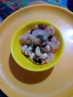 நவராத்திரி ஸ்பெசல் பால் கேசரி(Paal Kesri recipe in tamil) செய்முறை முக்கிய புகைப்படம்