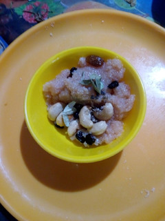 நவராத்திரி ஸ்பெசல் பால் கேசரி(Paal Kesri recipe in tamil) செய்முறை முக்கிய புகைப்படம்